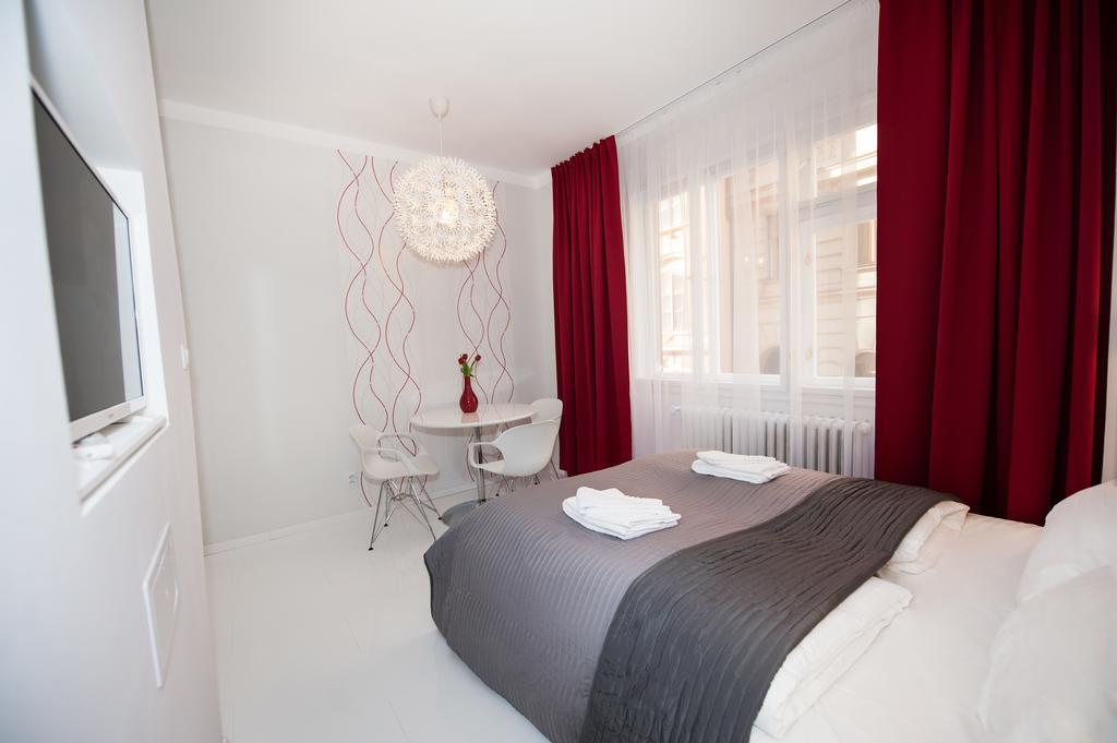 Honeymoon Ruterra Studio Praga Habitación foto