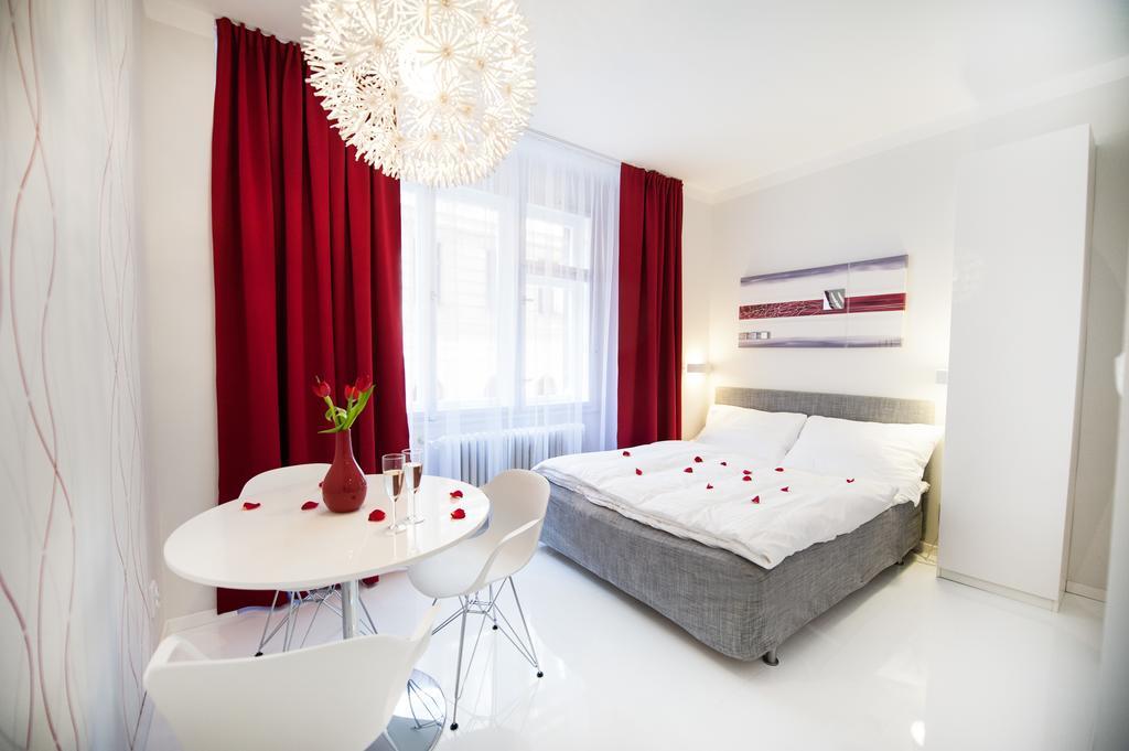Honeymoon Ruterra Studio Praga Habitación foto